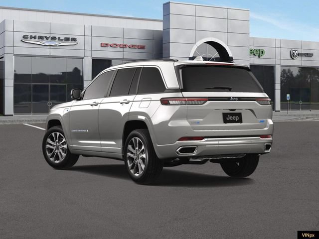 Used 2025 Jeep Grand Cherokee Overland w/ Luxury Tech Group IV AWD/4WD image 5