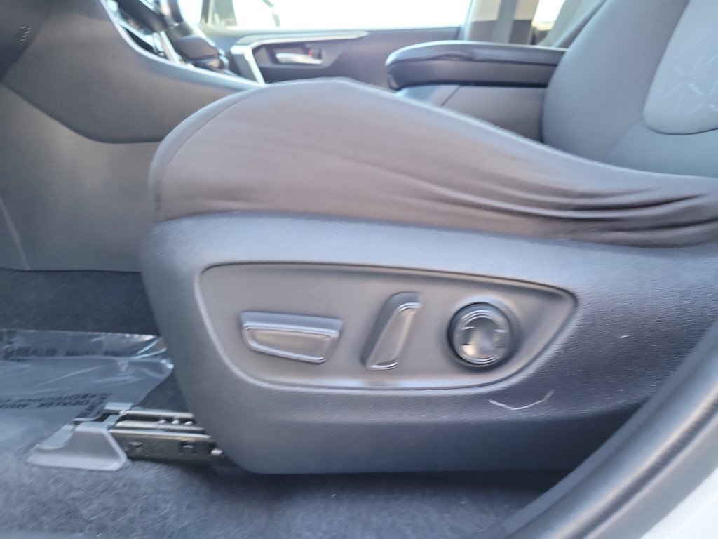 Used 2021 Toyota RAV4 XLE w/ Carpet Mat Package (TMS) FWD image 23