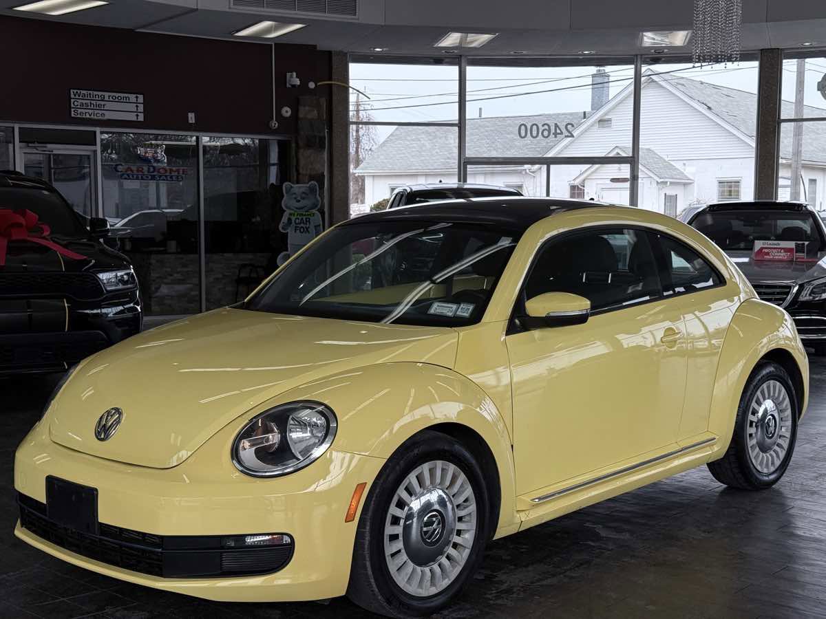 Used 2013 Volkswagen Beetle 2.5 image 2