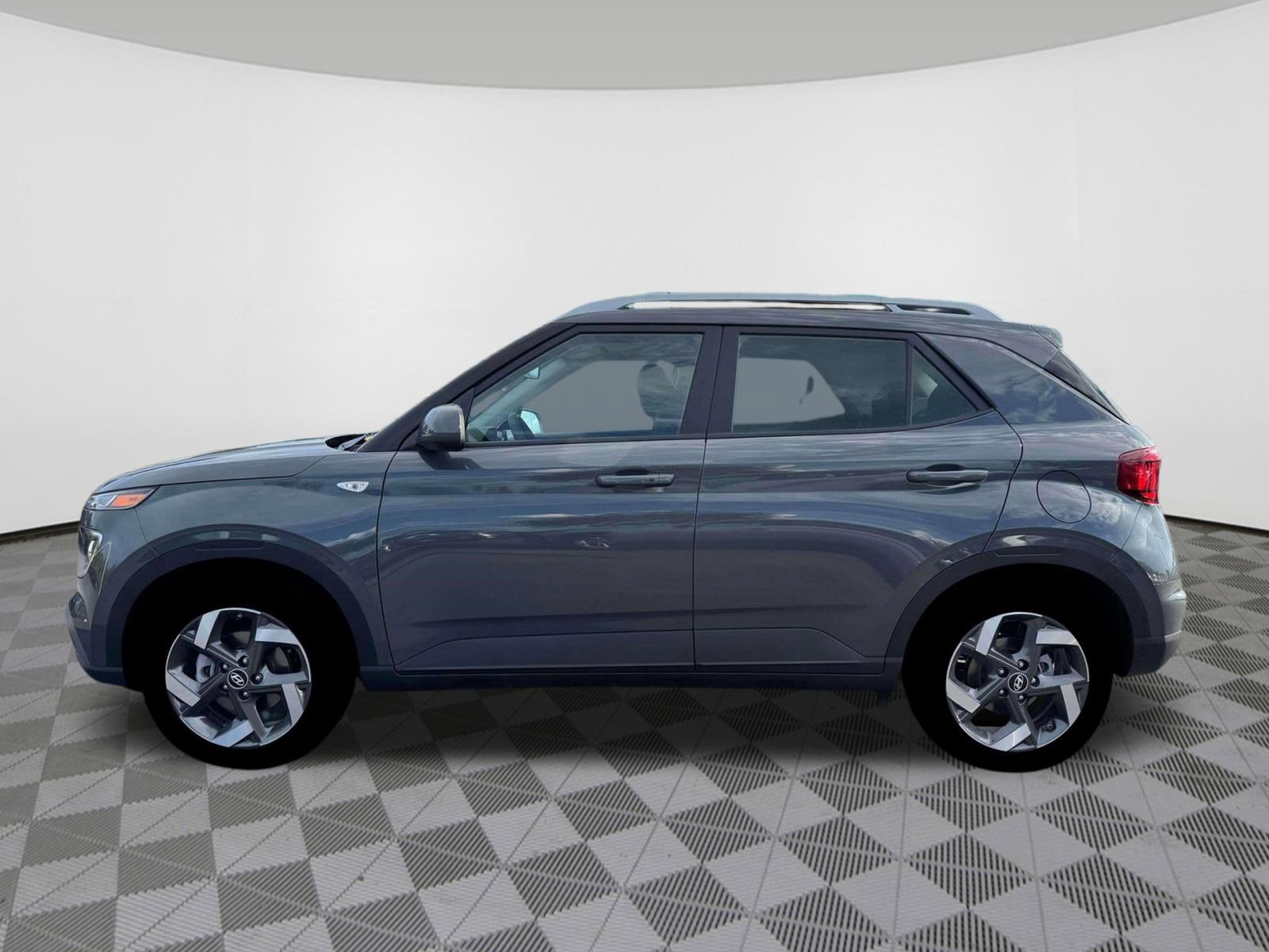 New 2026 Hyundai Venue SEL FWD image 3