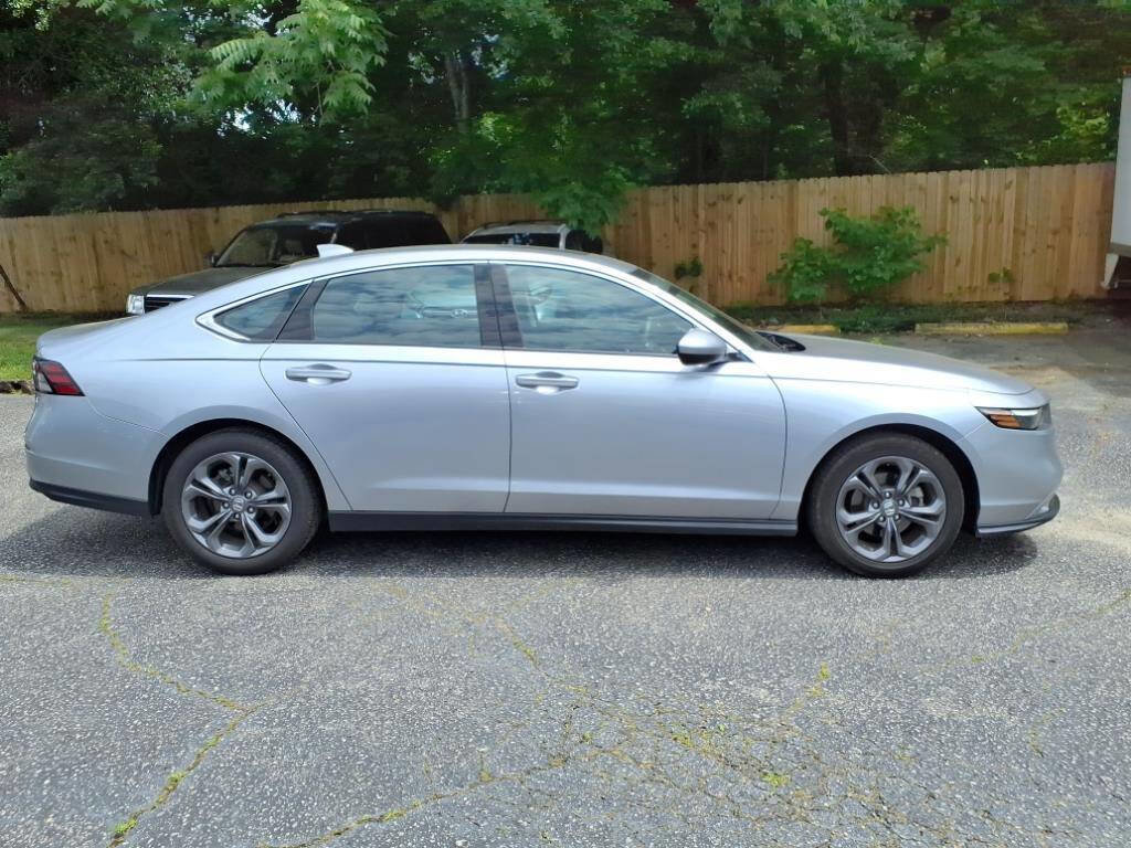 Used 2023 Honda Accord EX image 2