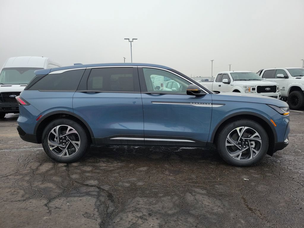 New 2026 Lincoln Nautilus Premier w/ Equipment Group 102A AWD/4WD image 3