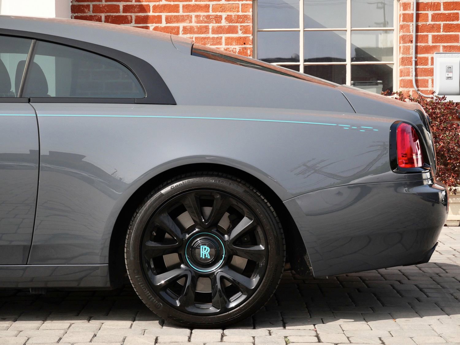 Used 2021 Rolls-Royce Wraith RWD image 24