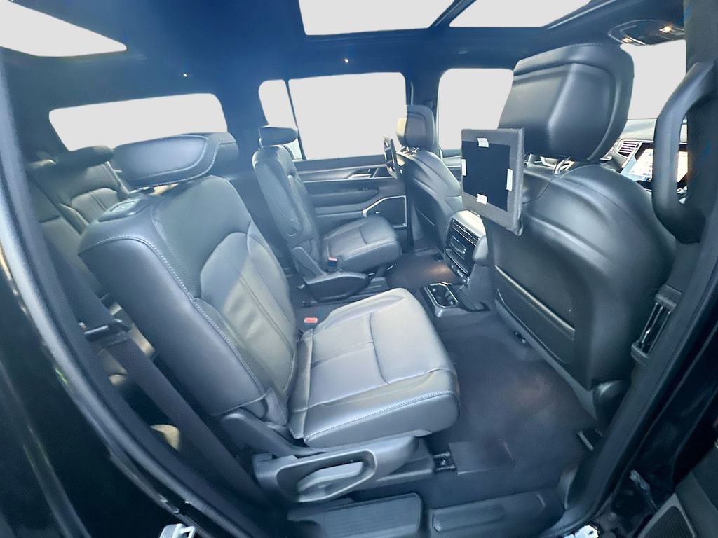 New 2025 Jeep Wagoneer Series II w/ Convenience Group I AWD/4WD image 31