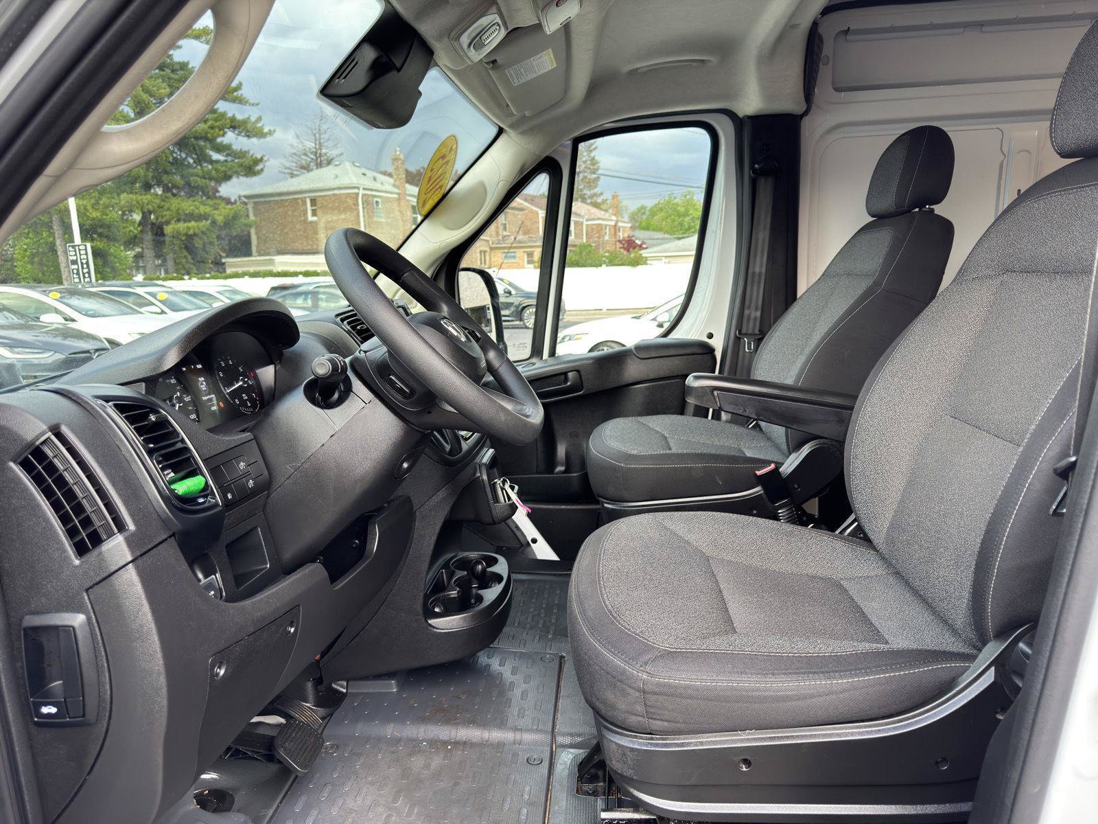 Used 2025 RAM ProMaster 2500 w/ Convenience Group FWD image 15