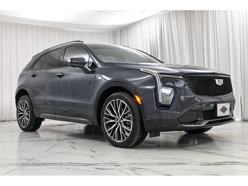 Used 2024 Cadillac XT4 Sport image 2