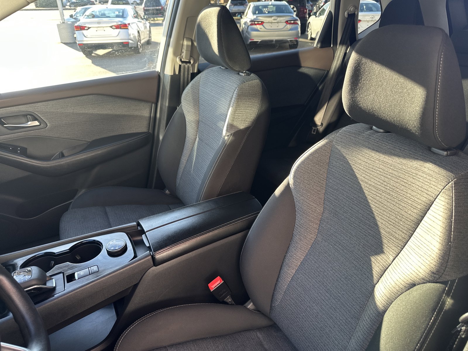 Used 2022 Nissan Rogue SV AWD/4WD image 19