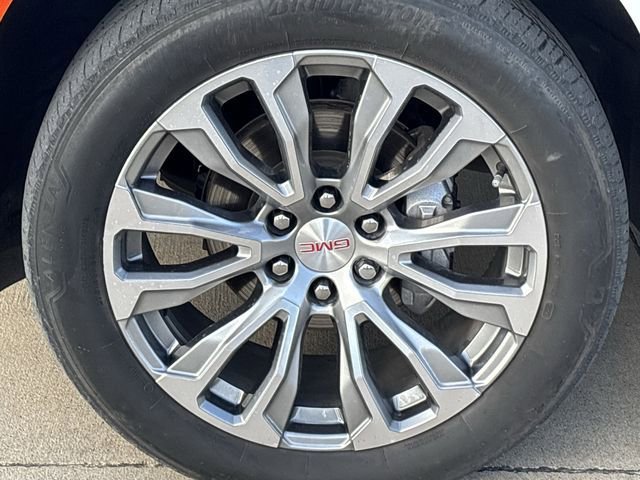 Used 2023 GMC Yukon XL Denali w/ Denali Reserve Package image 10