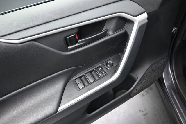 Certified 2025 Toyota RAV4 LE AWD/4WD image 18