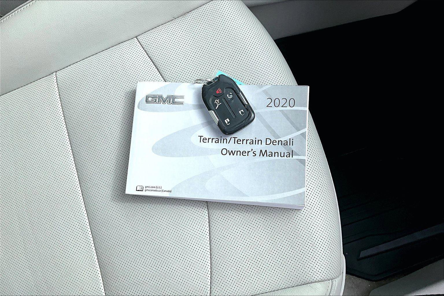 Used 2020 GMC Terrain Denali w/ Denali Premium Package AWD/4WD image 11