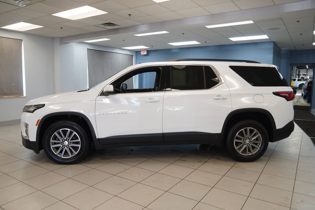 Used 2023 Chevrolet Traverse LT image 2