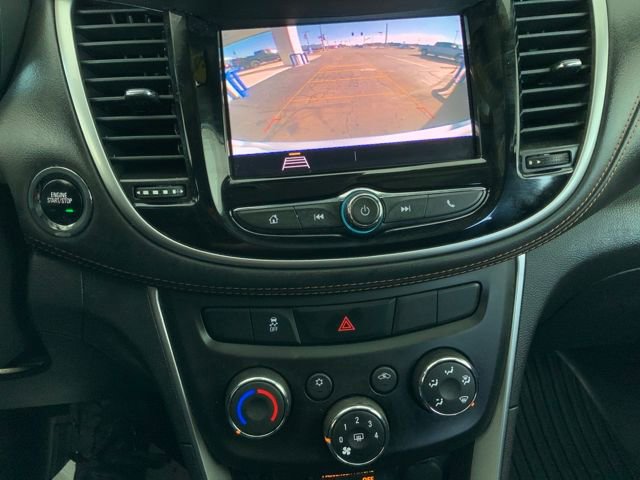 Used 2022 Chevrolet Trax LT w/ LT Convenience Package image 23