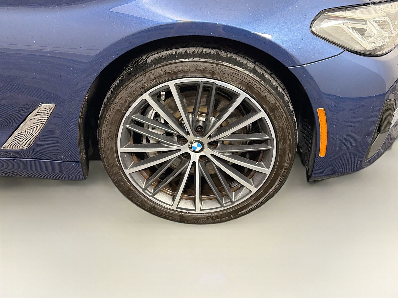 Used 2023 BMW 540i w/ Premium Package image 35