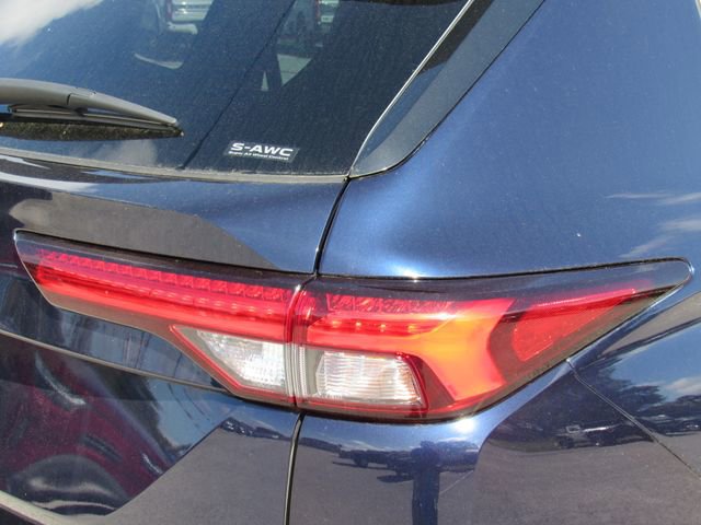 Used 2023 Mitsubishi Outlander SE image 11