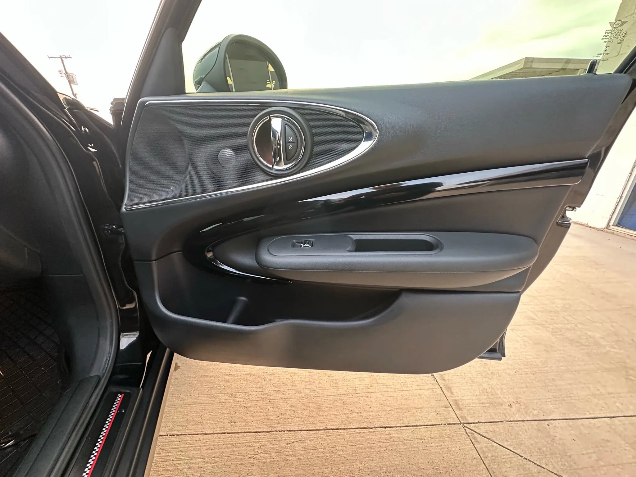 Used 2018 MINI Cooper Clubman S image 32