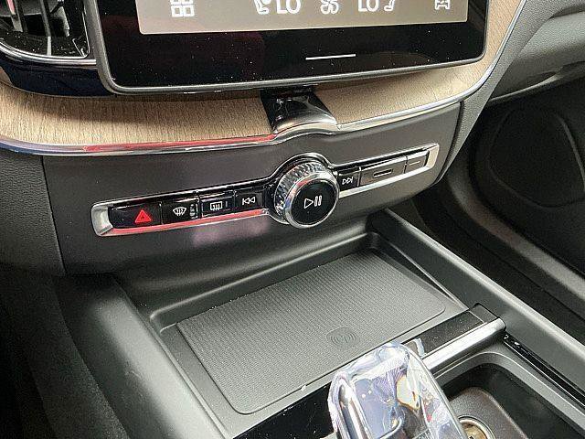 New 2026 Volvo XC60 B5 Plus w/ Climate Package AWD/4WD image 19