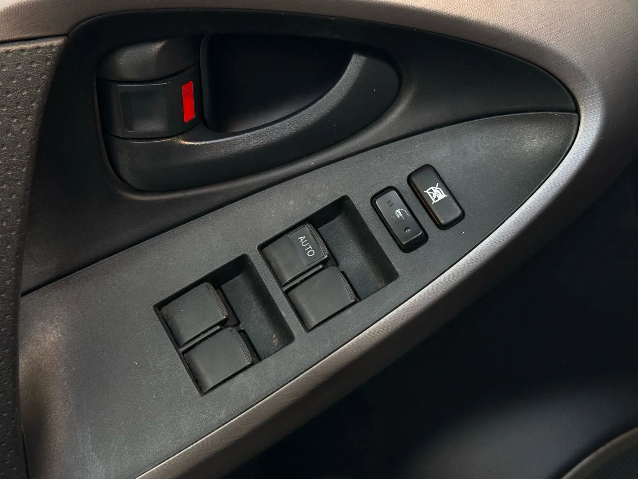 Used 2007 Toyota RAV4 Limited image 18