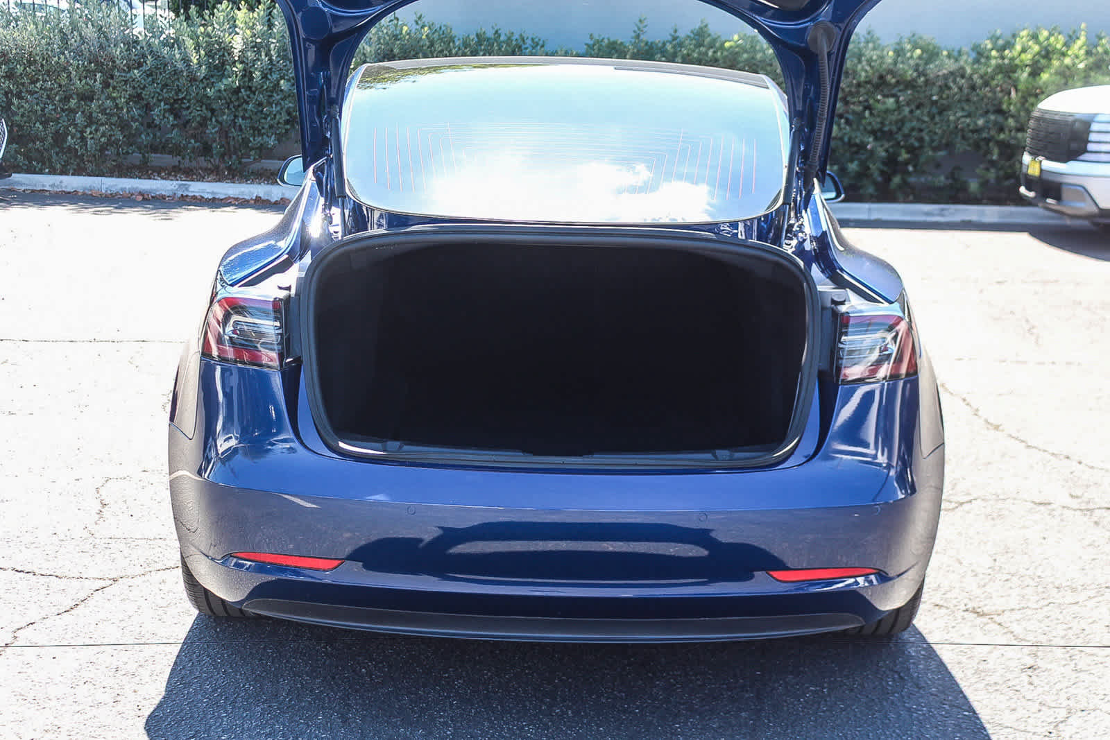Used 2020 Tesla Model 3 Standard Range RWD image 34