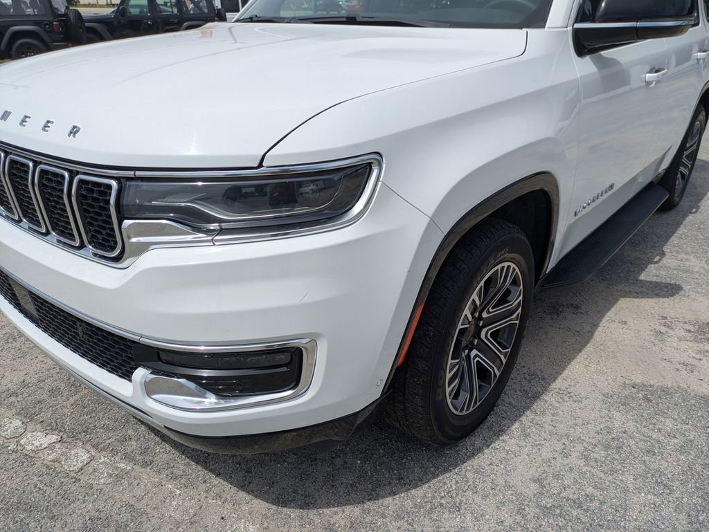 Used 2024 Jeep Wagoneer Series II w/ Flexible Seating Group image 9