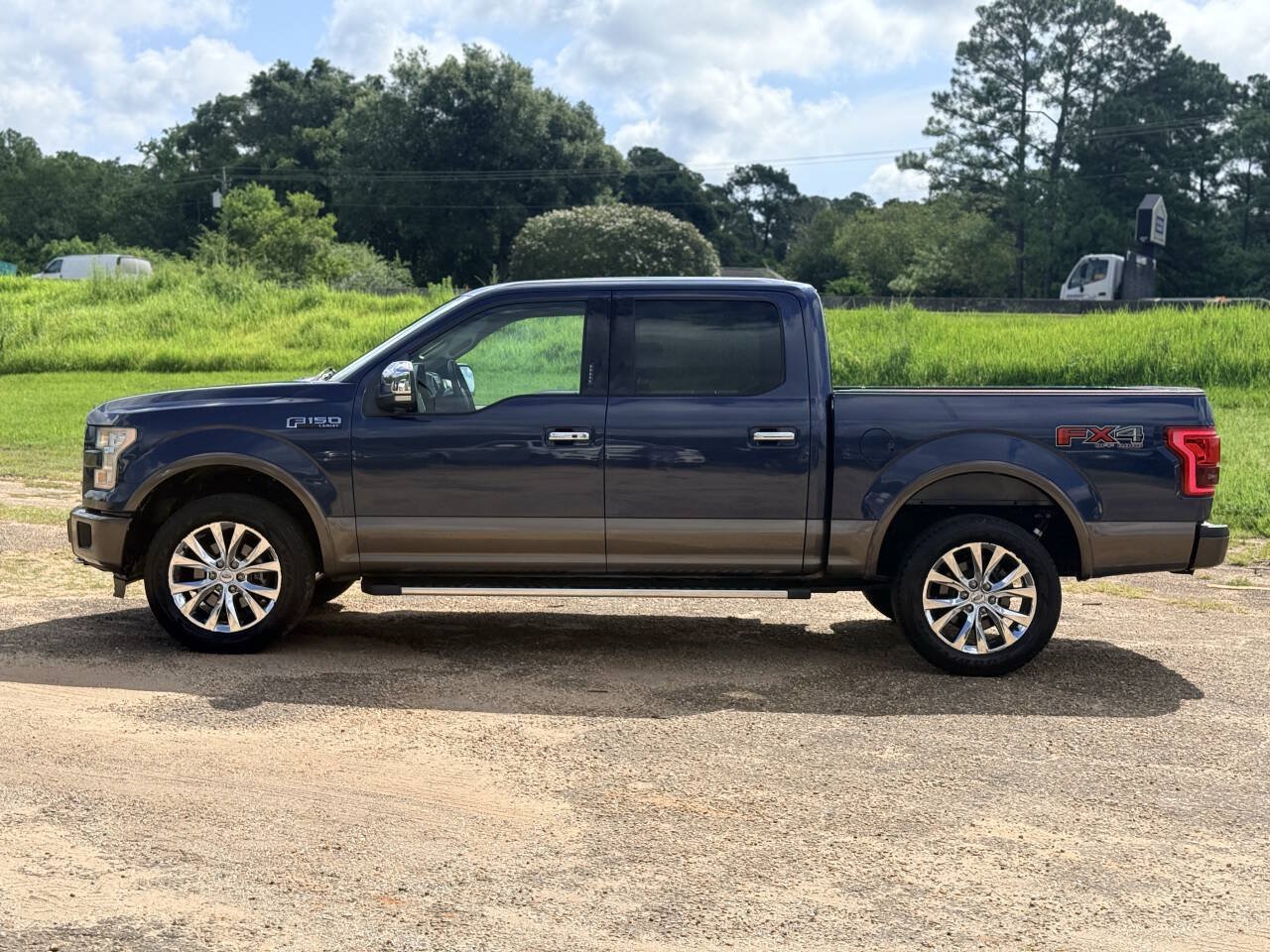 Used 2015 Ford F150 Lariat w/ Equipment Group 502A Luxury AWD/4WD image 2