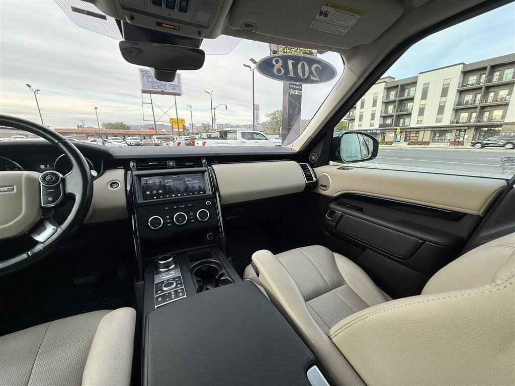 Used 2018 Land Rover Discovery SE AWD/4WD image 32
