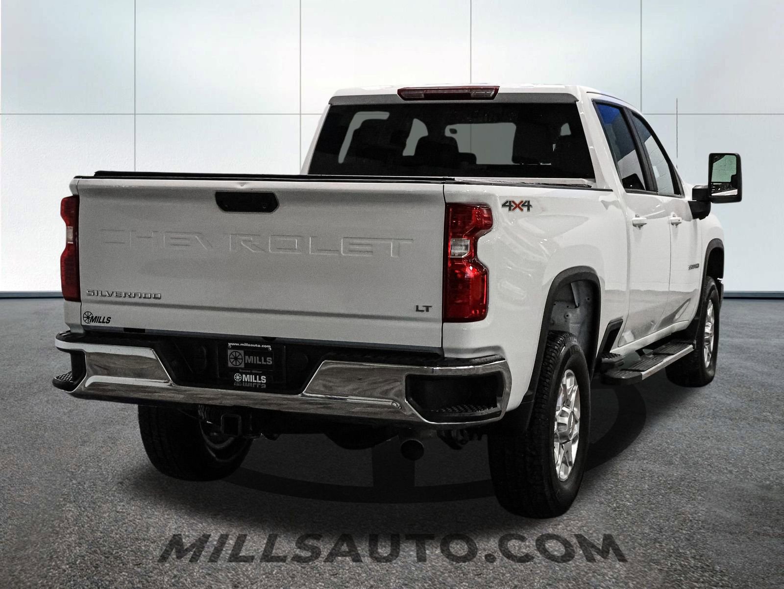 Used 2024 Chevrolet Silverado 3500 LT w/ Convenience Package image 7