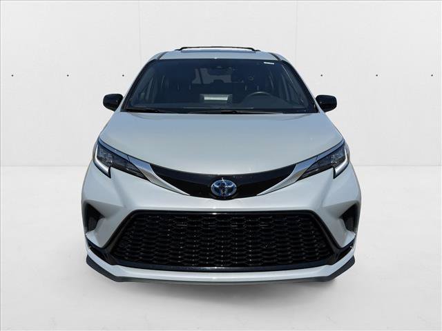 Used 2024 Toyota Sienna XSE video 2