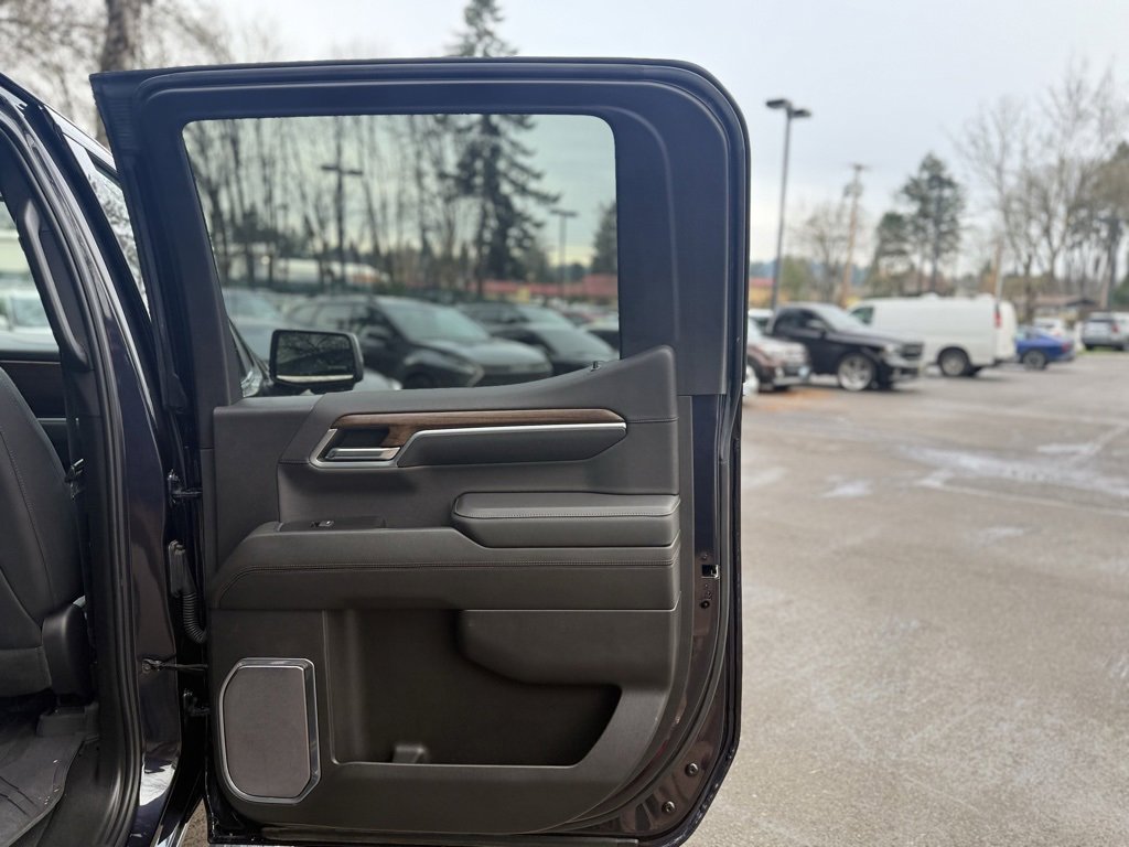 Used 2022 Chevrolet Silverado 1500 High Country w/ High Country Premium Package image 22