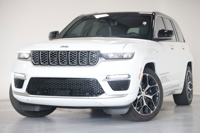 Used 2022 Jeep Grand Cherokee Summit AWD/4WD image 6