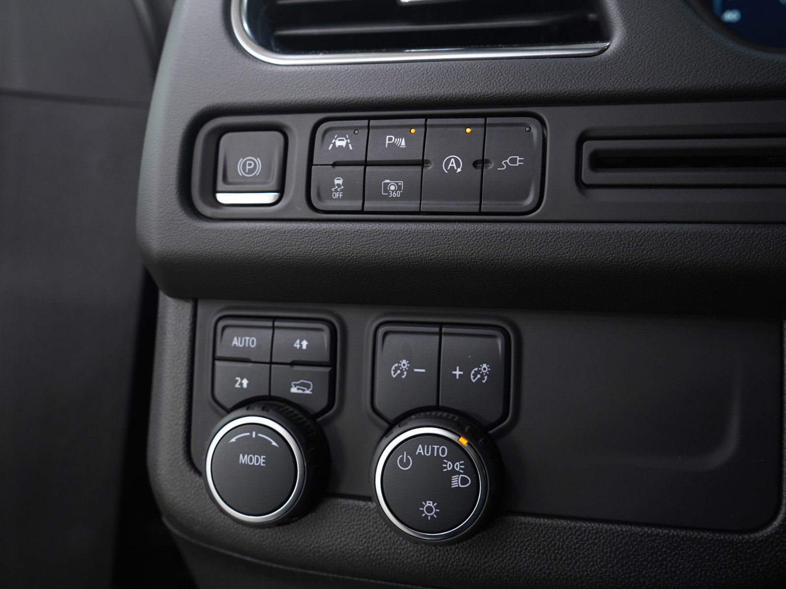 Used 2022 Chevrolet Suburban LT w/ Luxury Package image 28