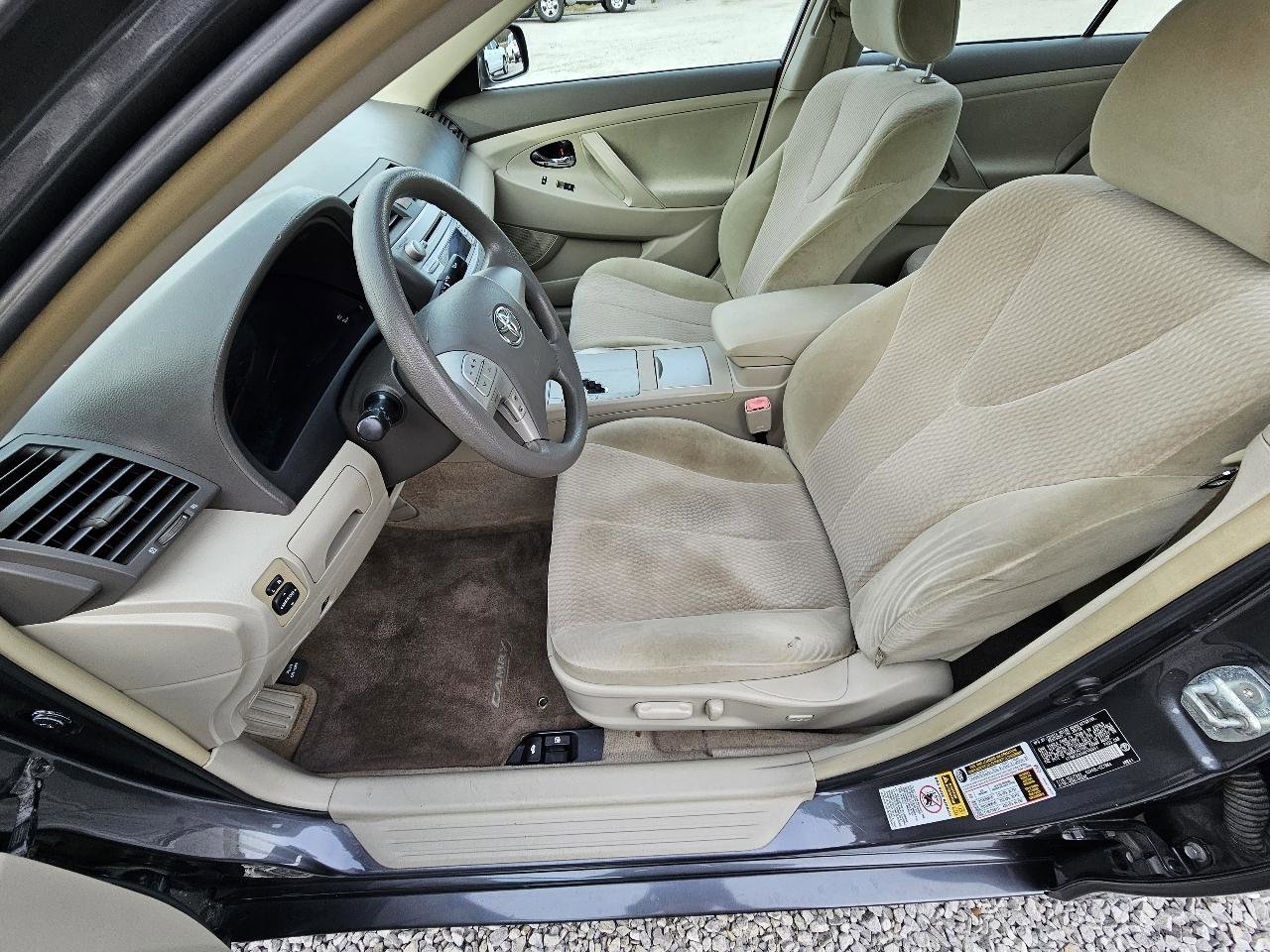 Used 2010 Toyota Camry LE image 16