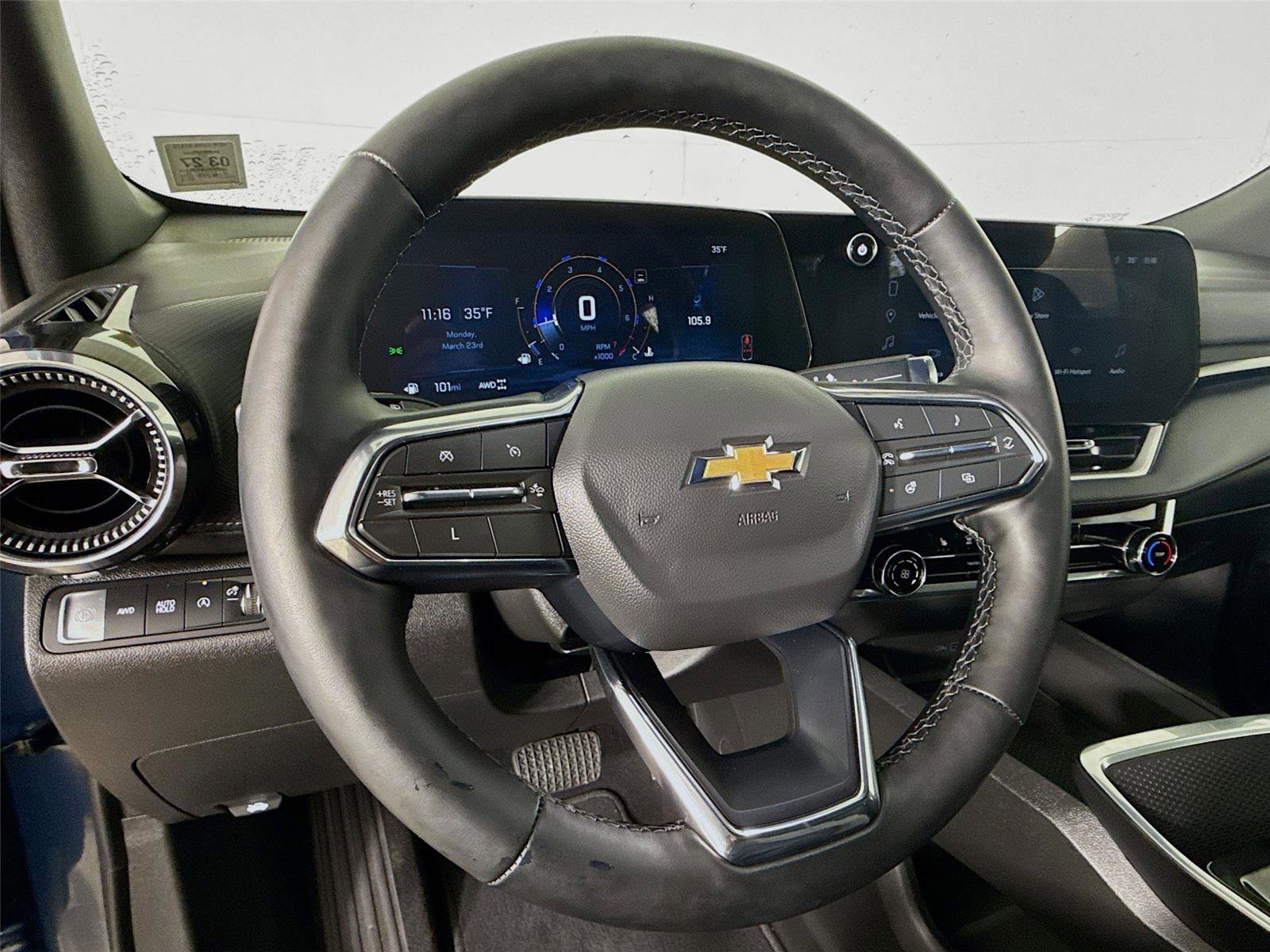 Used 2025 Chevrolet Equinox LT w/ Safety and Technology Package image 13