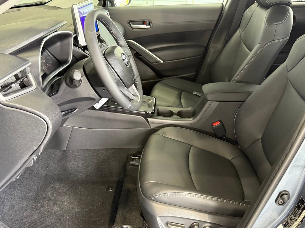 Used 2026 Toyota Corolla Cross XLE image 17