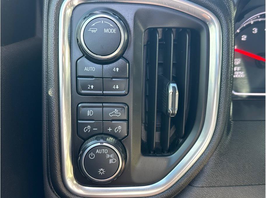 Used 2020 Chevrolet Silverado 1500 LT Trail Boss AWD/4WD image 27