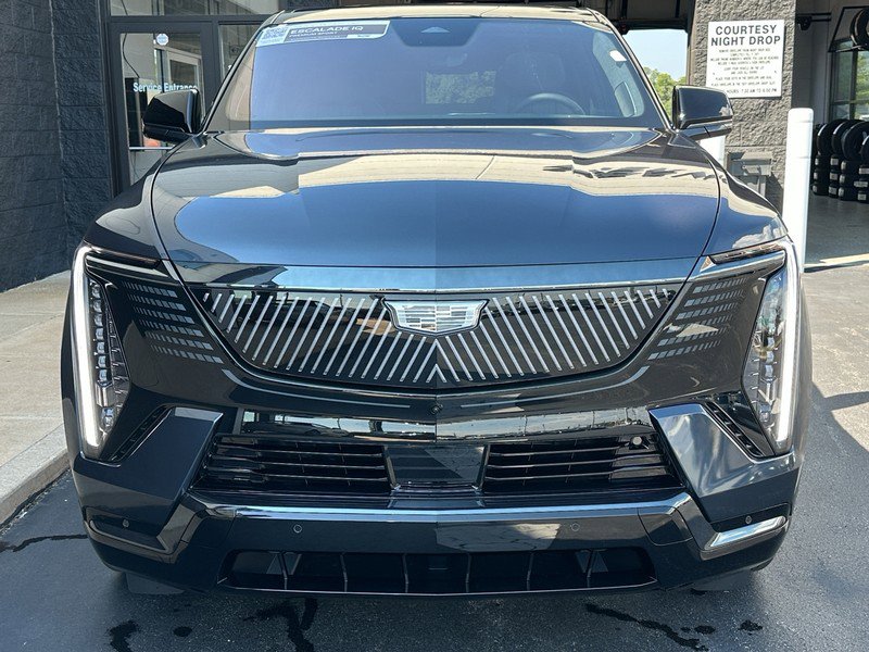 New 2026 Cadillac Escalade IQ Sport 2 w/ LPO, ONYX Package image 6