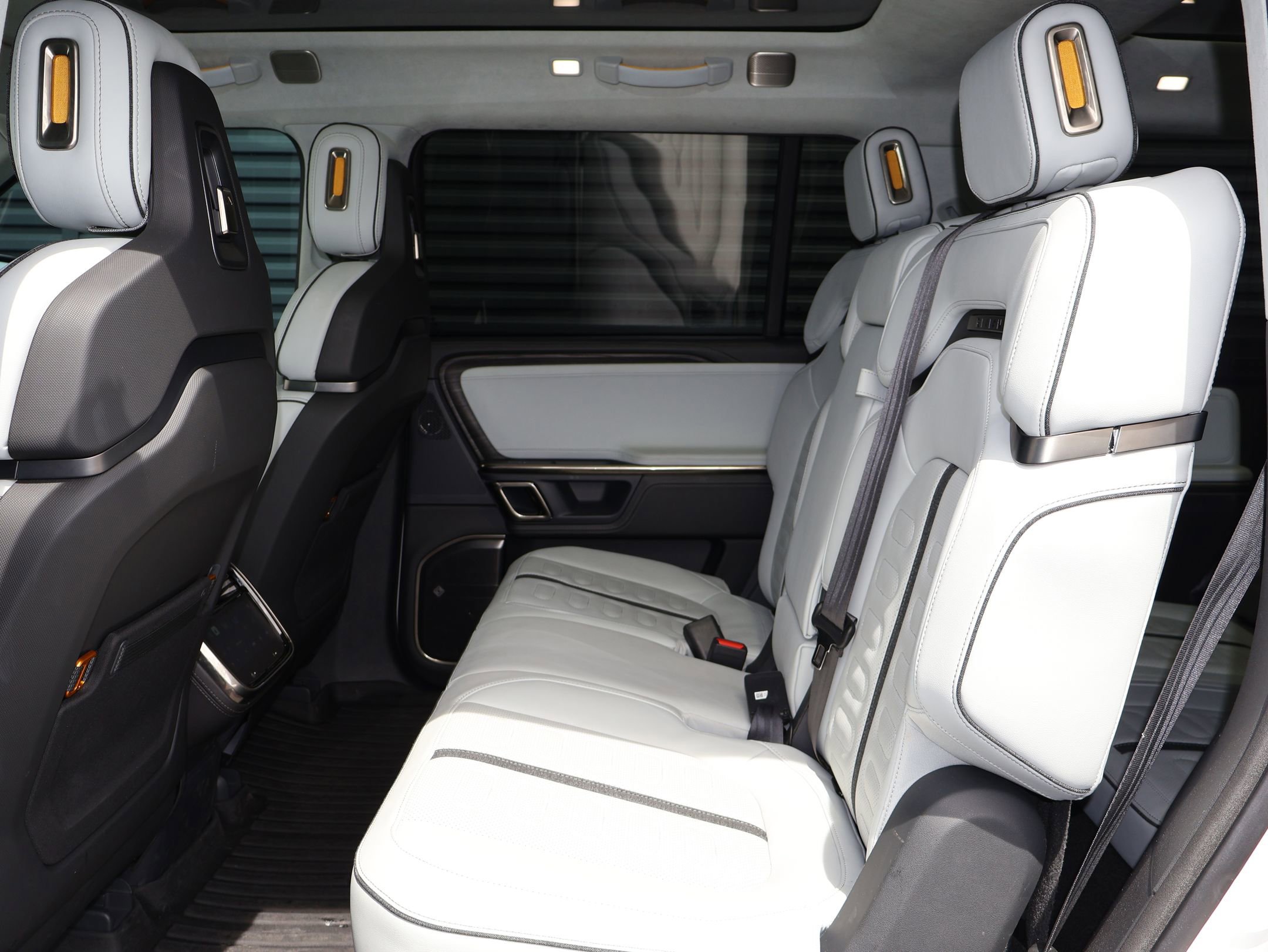 Used 2023 Rivian R1S Launch Edition AWD/4WD image 24