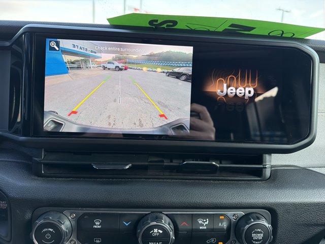 Used 2025 Jeep Gladiator Sport AWD/4WD image 27