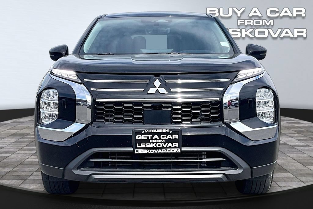 Used 2025 Mitsubishi Outlander ES AWD/4WD image 3