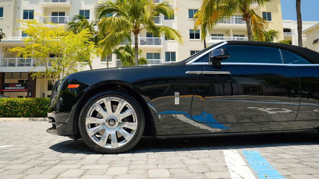 Used 2016 Rolls-Royce Dawn image 10