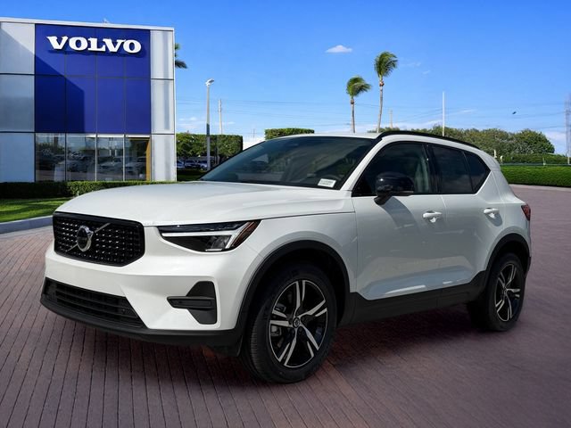 New 2026 Volvo XC40 B4 Core FWD image 3