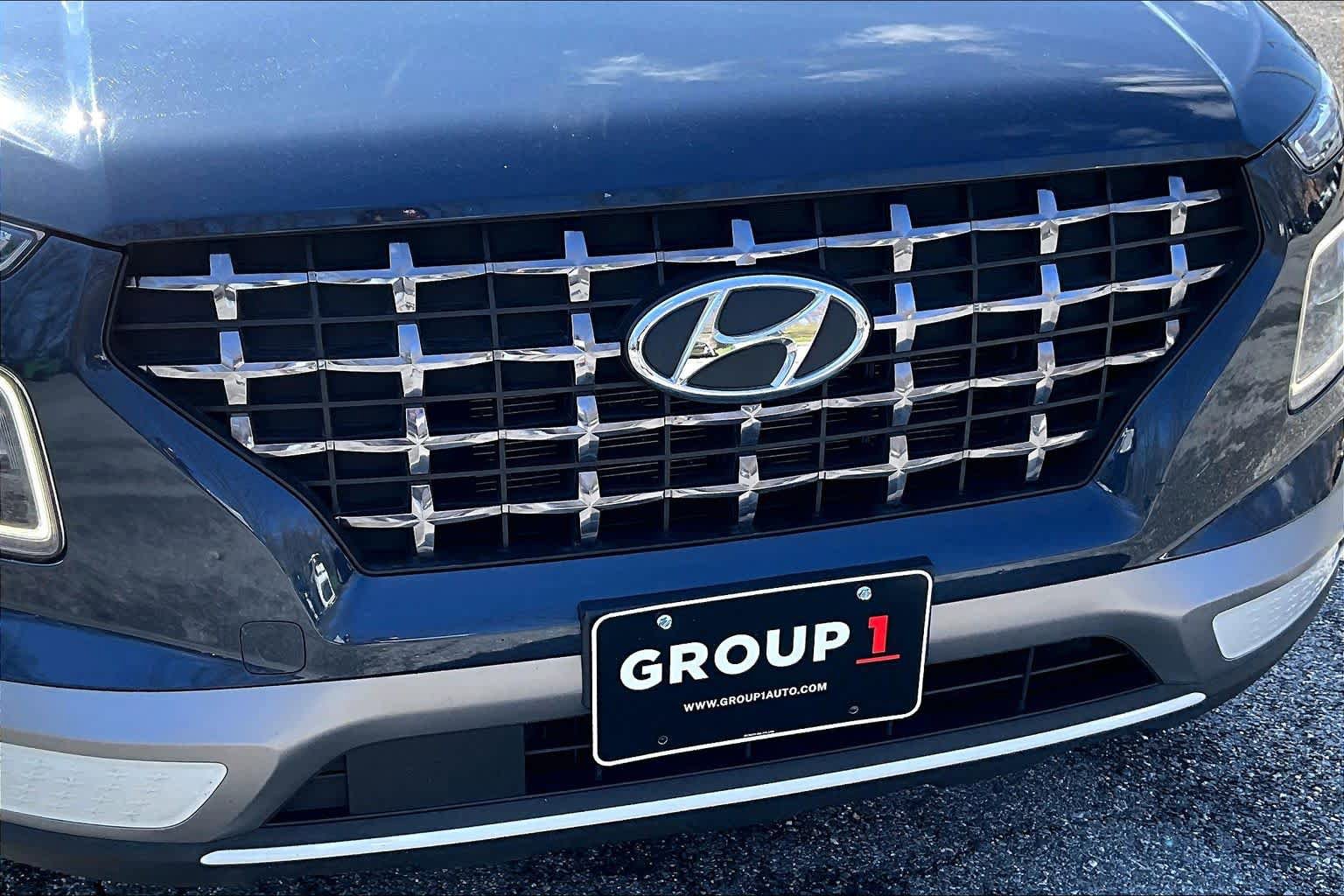 Used 2024 Hyundai Venue Limited FWD image 28