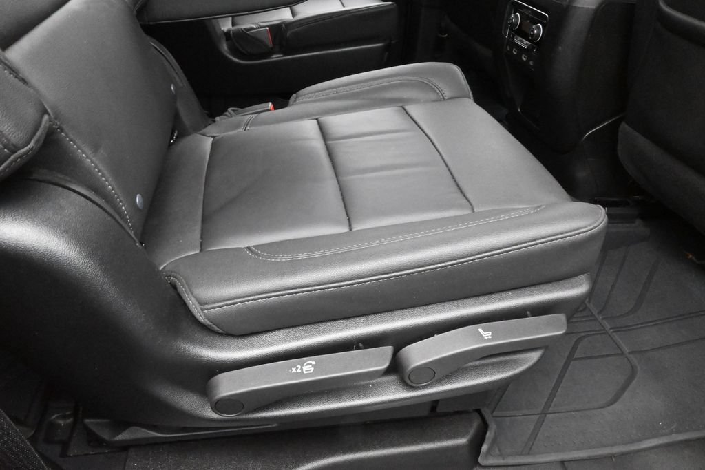 Used 2023 Chevrolet Tahoe Z71 w/ Z71 Off-Road Package AWD/4WD image 46