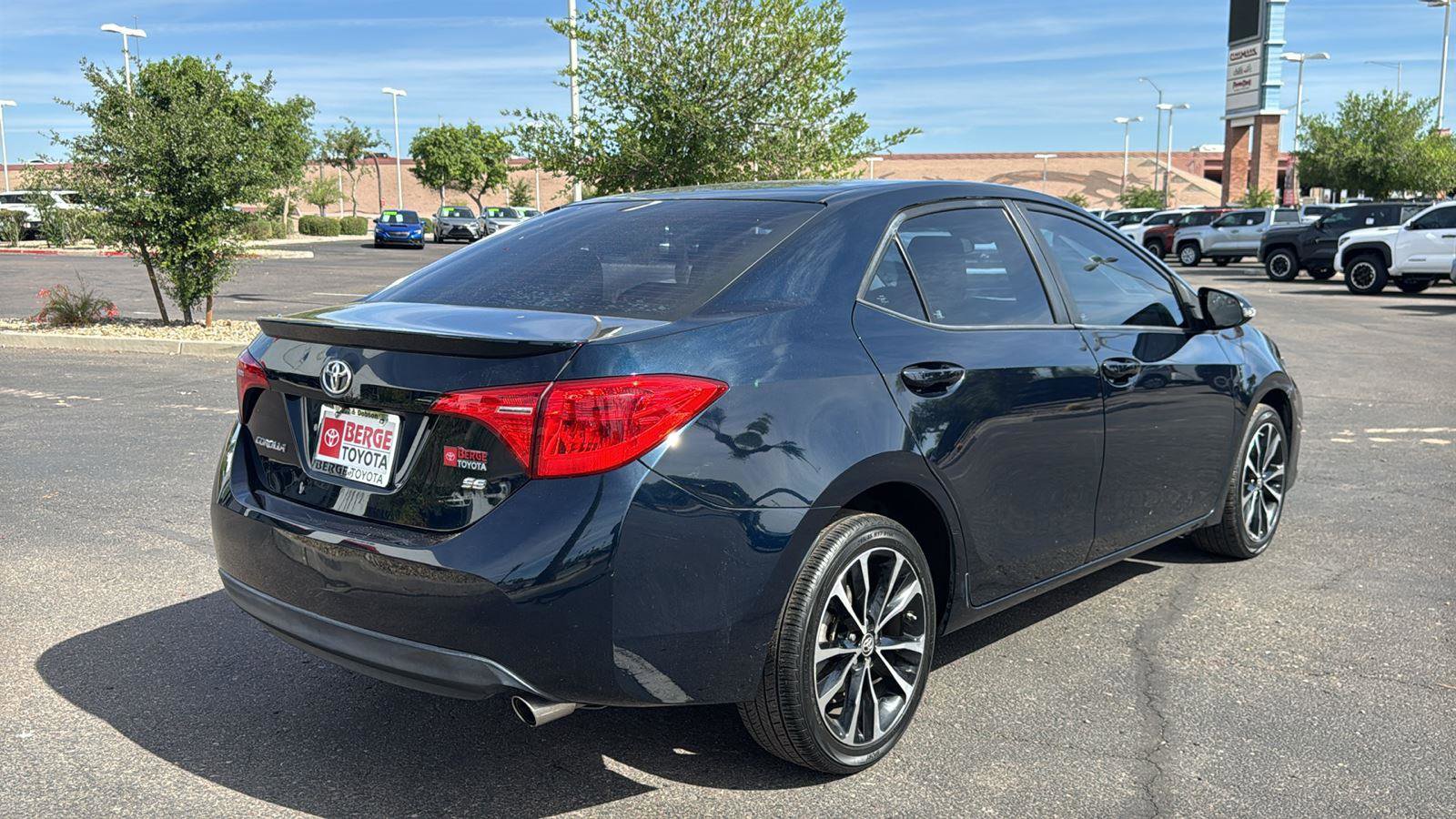 Used 2019 Toyota Corolla SE w/ Carpet Mat Package (TMS) FWD image 7