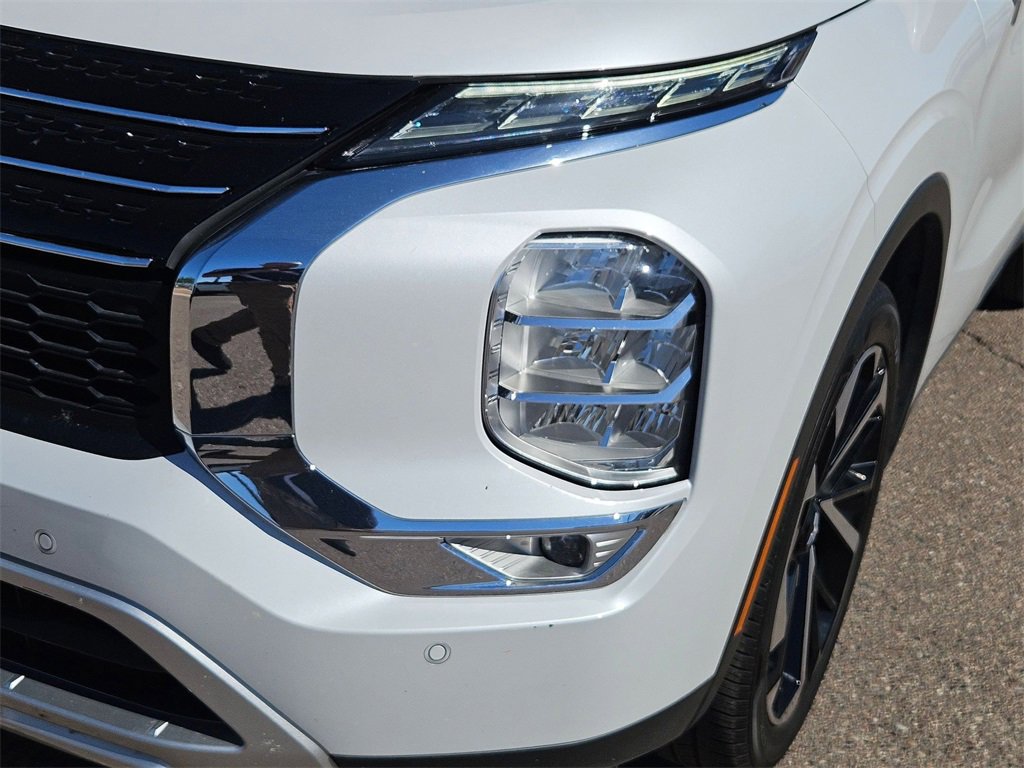 Used 2024 Mitsubishi Outlander SE Black Edition image 10