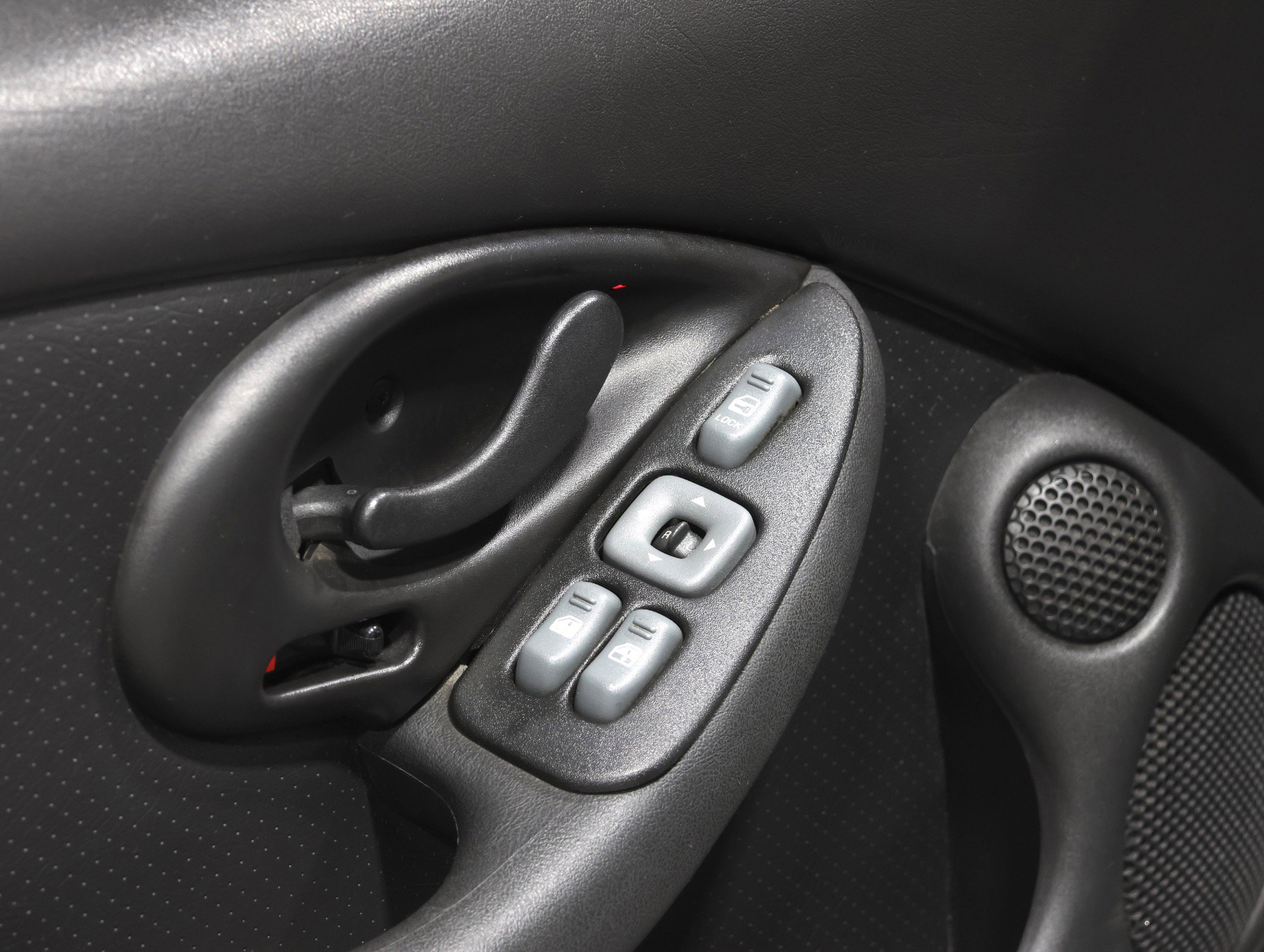 Used 2000 Pontiac Firebird Formula RWD image 15