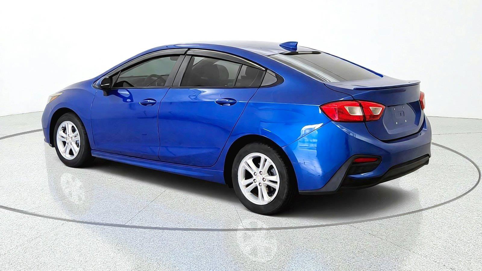 Used 2018 Chevrolet Cruze LT w/ Convenience Package FWD image 6
