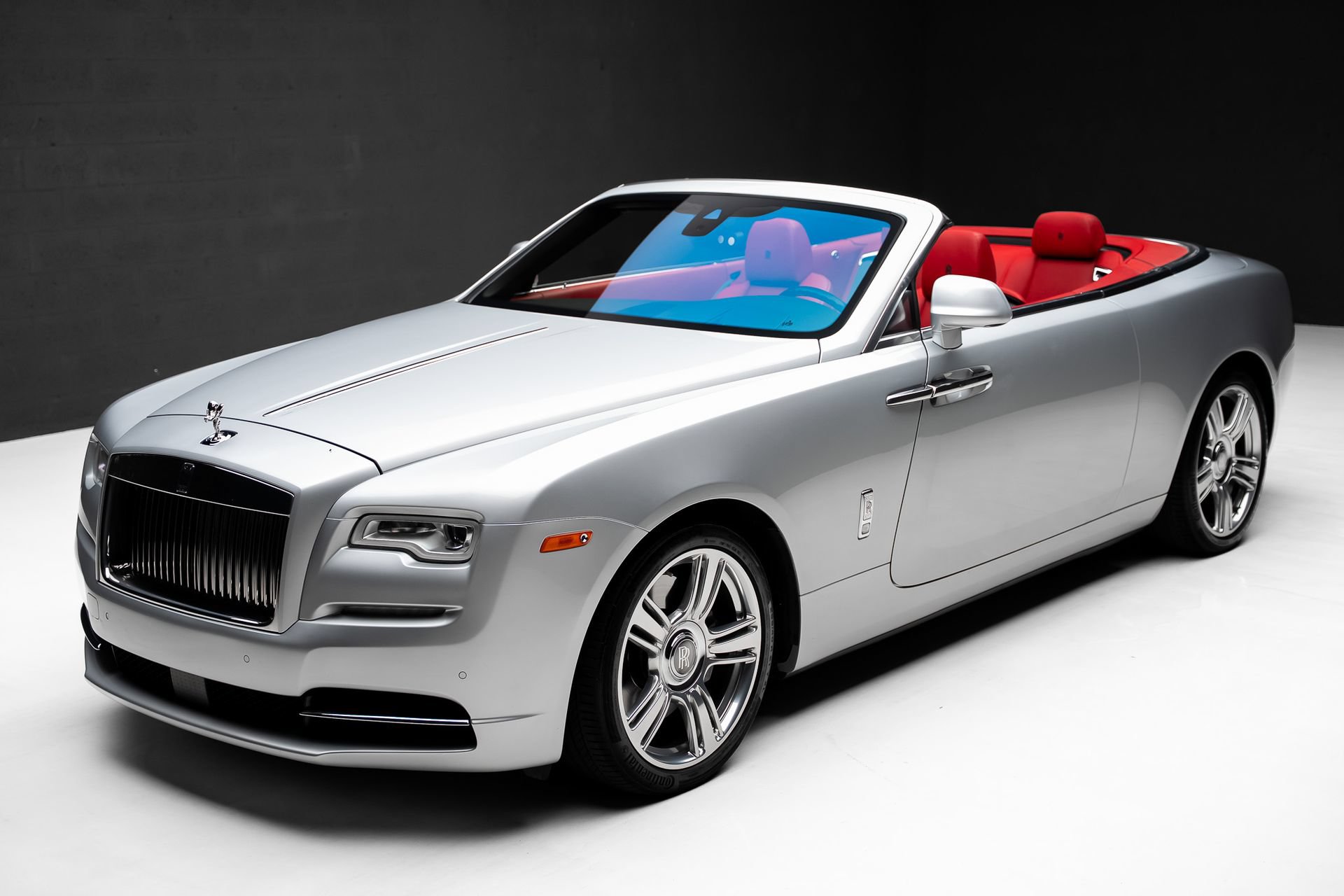 Used 2017 Rolls-Royce Dawn RWD image 7