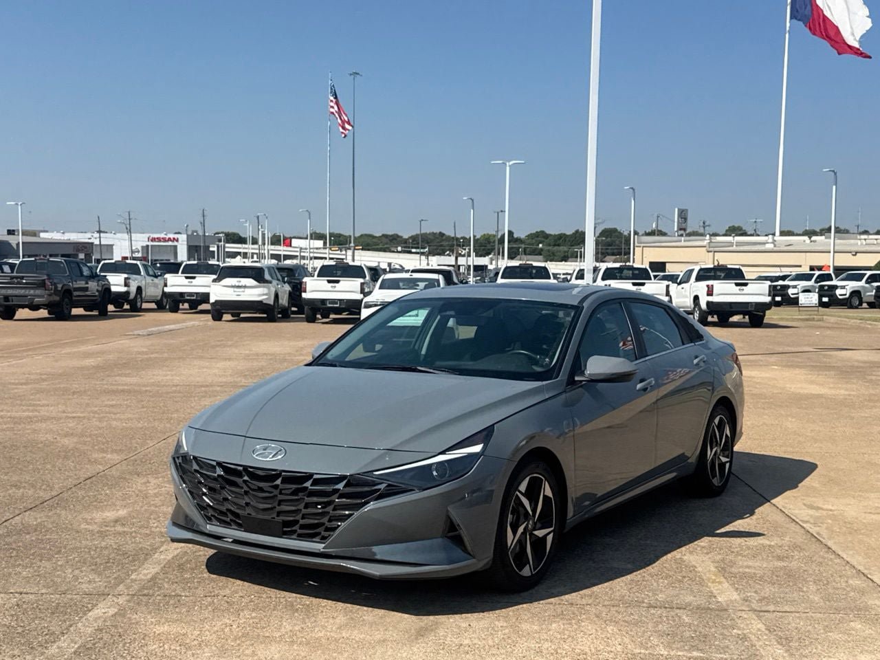Used 2022 Hyundai Elantra SEL w/ Convenience + Premium Package FWD image 9
