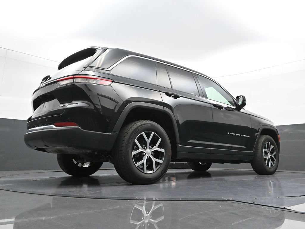 Used 2024 Jeep Grand Cherokee Limited AWD/4WD image 26