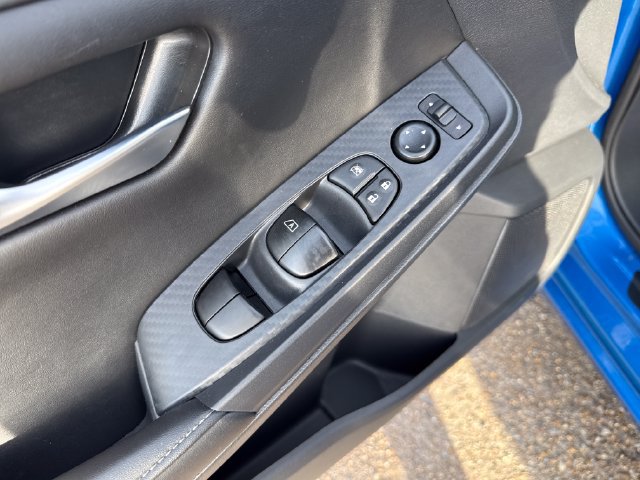 Used 2025 Nissan Sentra SV FWD image 11